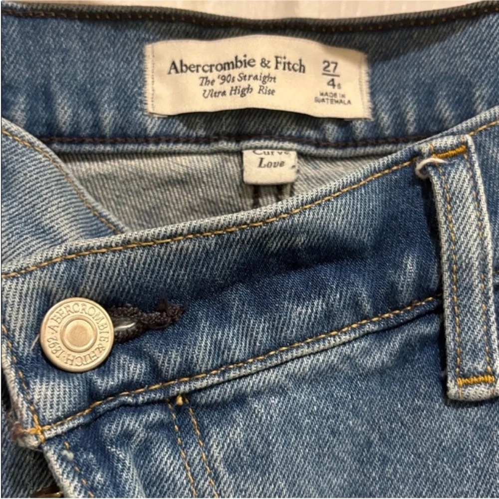 Abercrombie & Fitch Women's Relaxed Blue Jeans